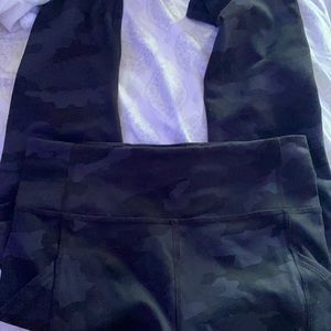 Lululemon Camo Cropped Leggings